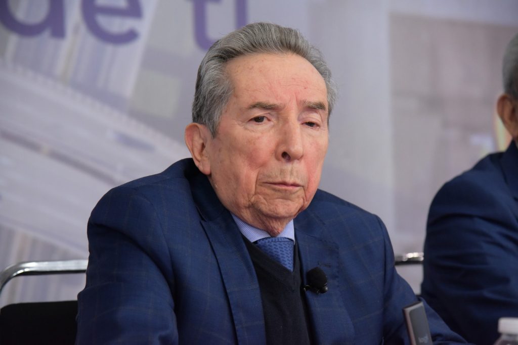 “Conferencia del Colegio de Ingenieros Civiles de México sobre la viabilidad de la fracturación hidráulica en el país.”